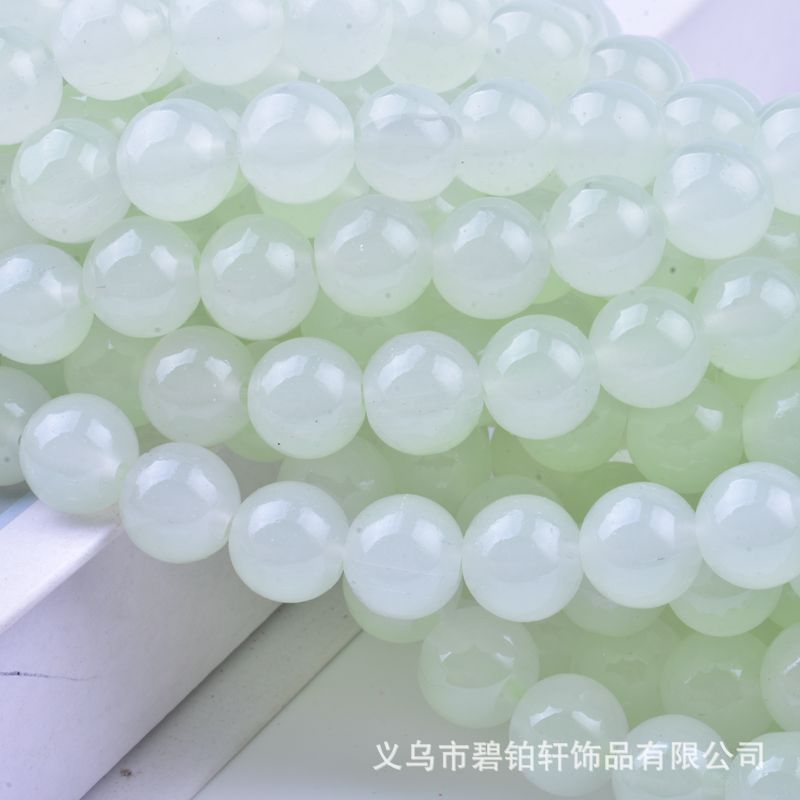 Monochromatic light green