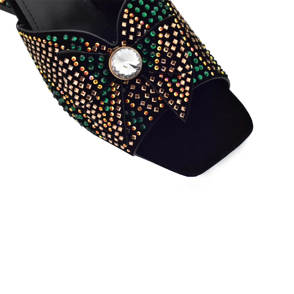 Vintage strasszokkal díszített női magassarkú cipő hozzáillő clutch stílusú vacsorához való öltönnyel_voghion.com