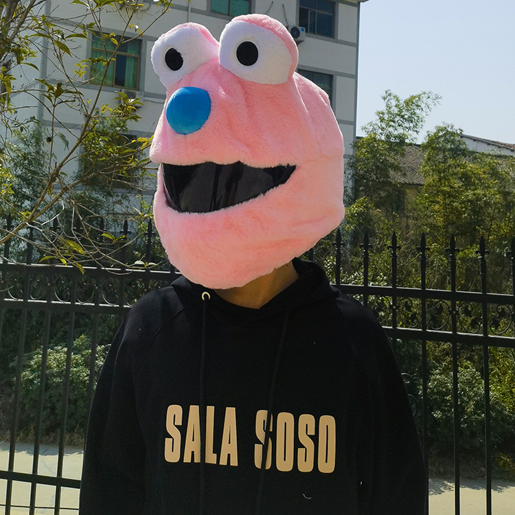 2023 transfronteriza ciclismo caliente tapa del casco frito calle de la motocicleta casco de felpa cubierta casco de la motocicleta de dibujos animados cubierta protectora