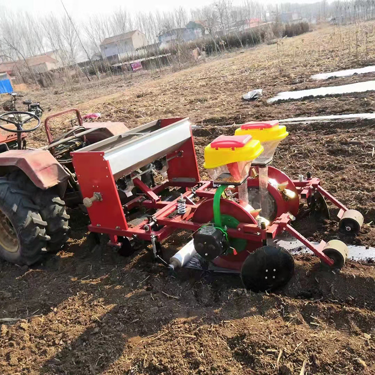 甜玉米粘玉米点播机覆膜花生覆膜播种机鸭嘴覆膜施肥机两行四行