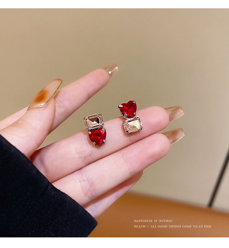 Fashion Square Heart Shape Copper Plating Rhinestones Ear Studs 1 Pair