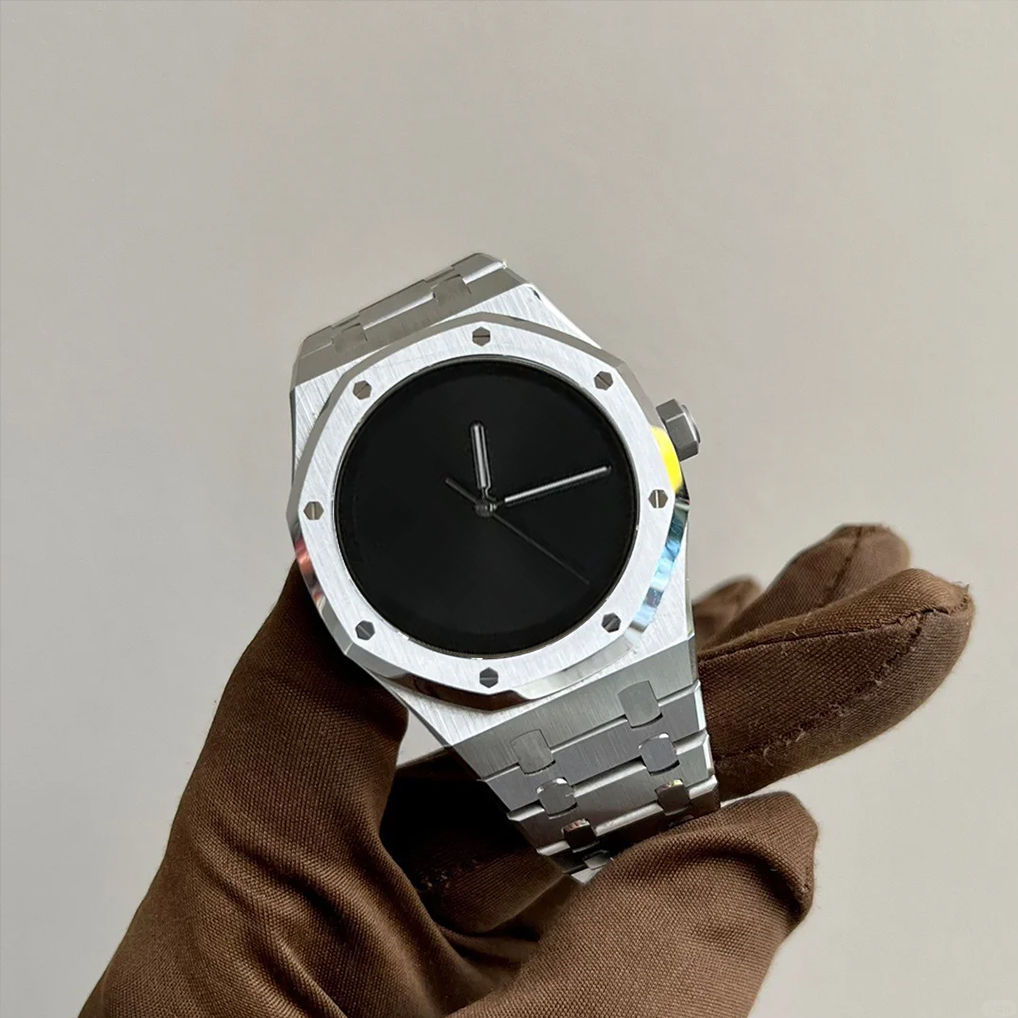 [silver shell] black surface