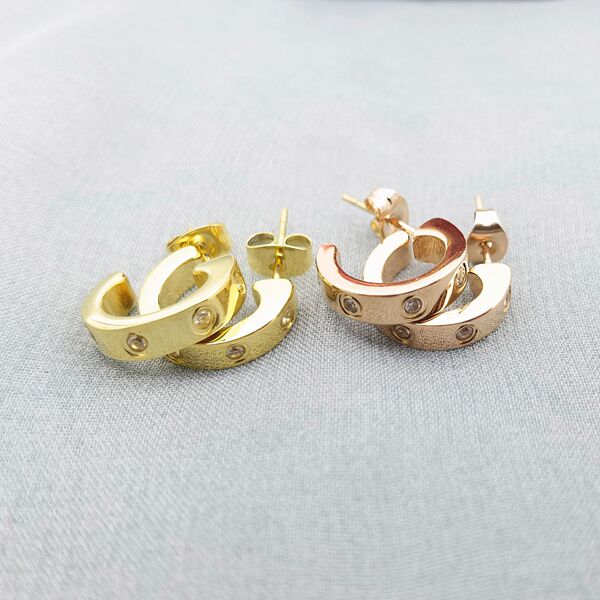 fashionable trend design earrings