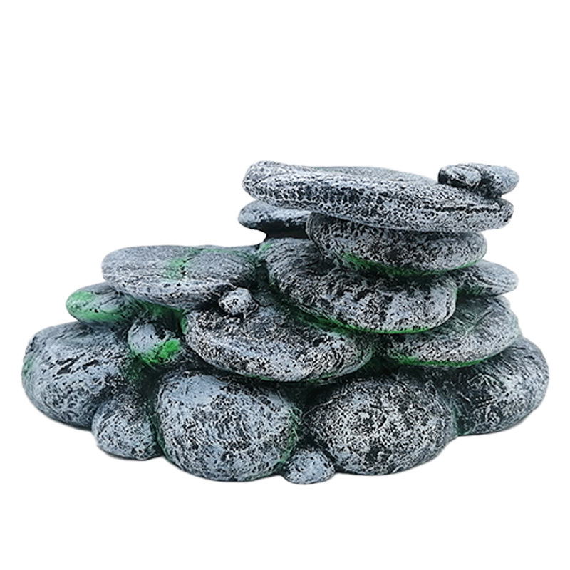 La tortuga del acuario trepa a la plataforma, la mascota trepa para evitar el agujero, la plataforma de secado, la artesanía de resina, el paisaje de guijarros, la decoración, la casa de refugio