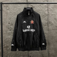 2025新型パリB家サッカーシリーズ10号二重立襟突撃服コート男女モデル代理