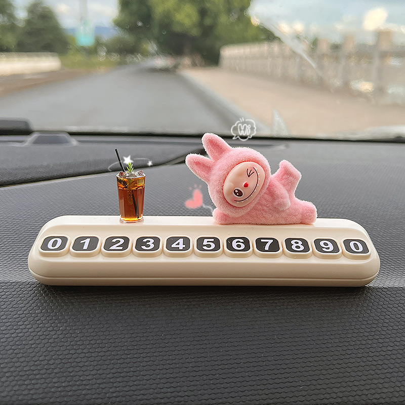 Labubu 一時駐車ナンバープレート車のセンターコンソールかわいい装飾品クリエイティブ車移動電話|undefined