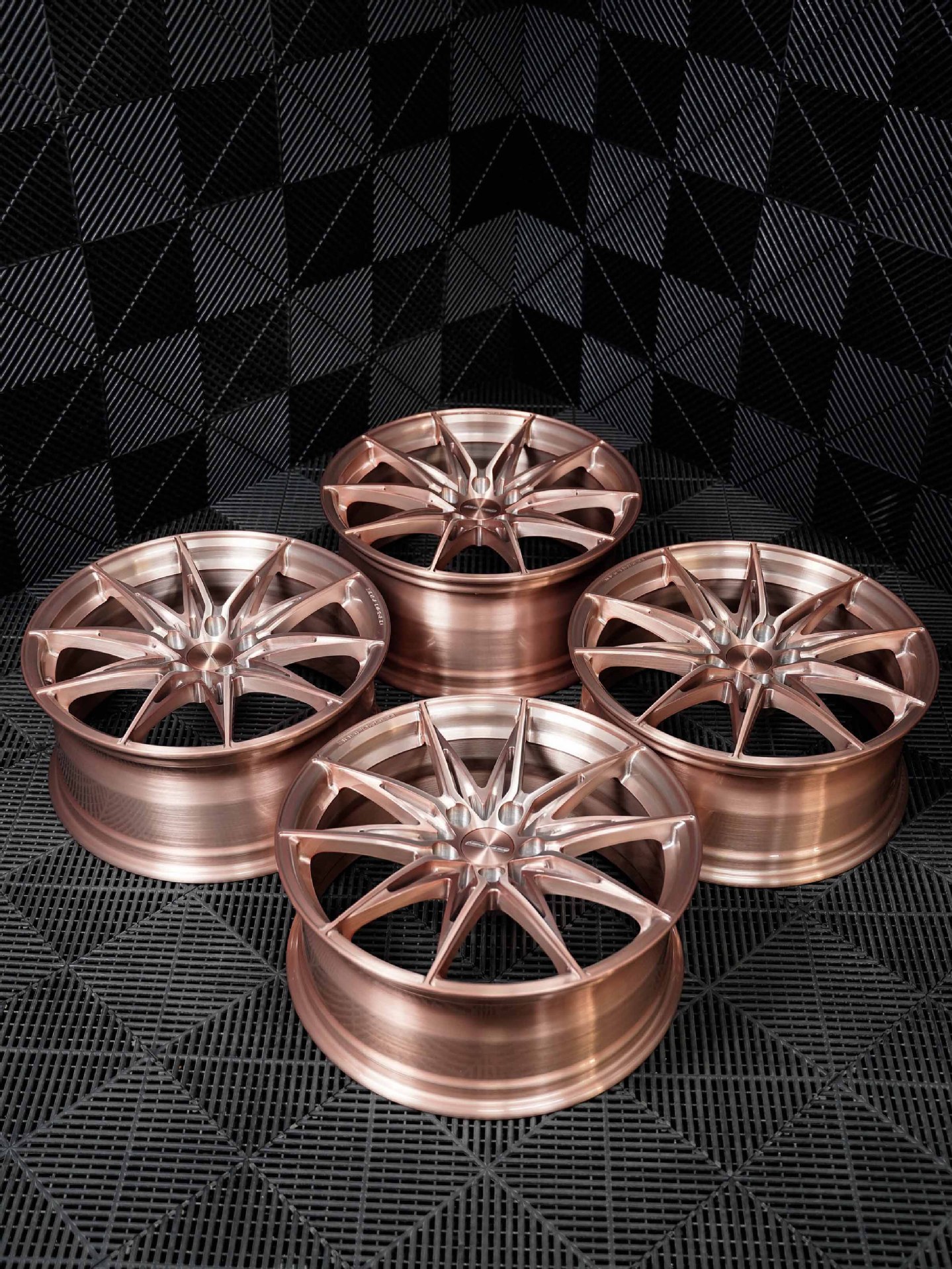 Car aluminum alloy wheel hubs, reliable quality, large quantity, good price, four-wheel aluminum modified car wheel rims and hubs manufacturer