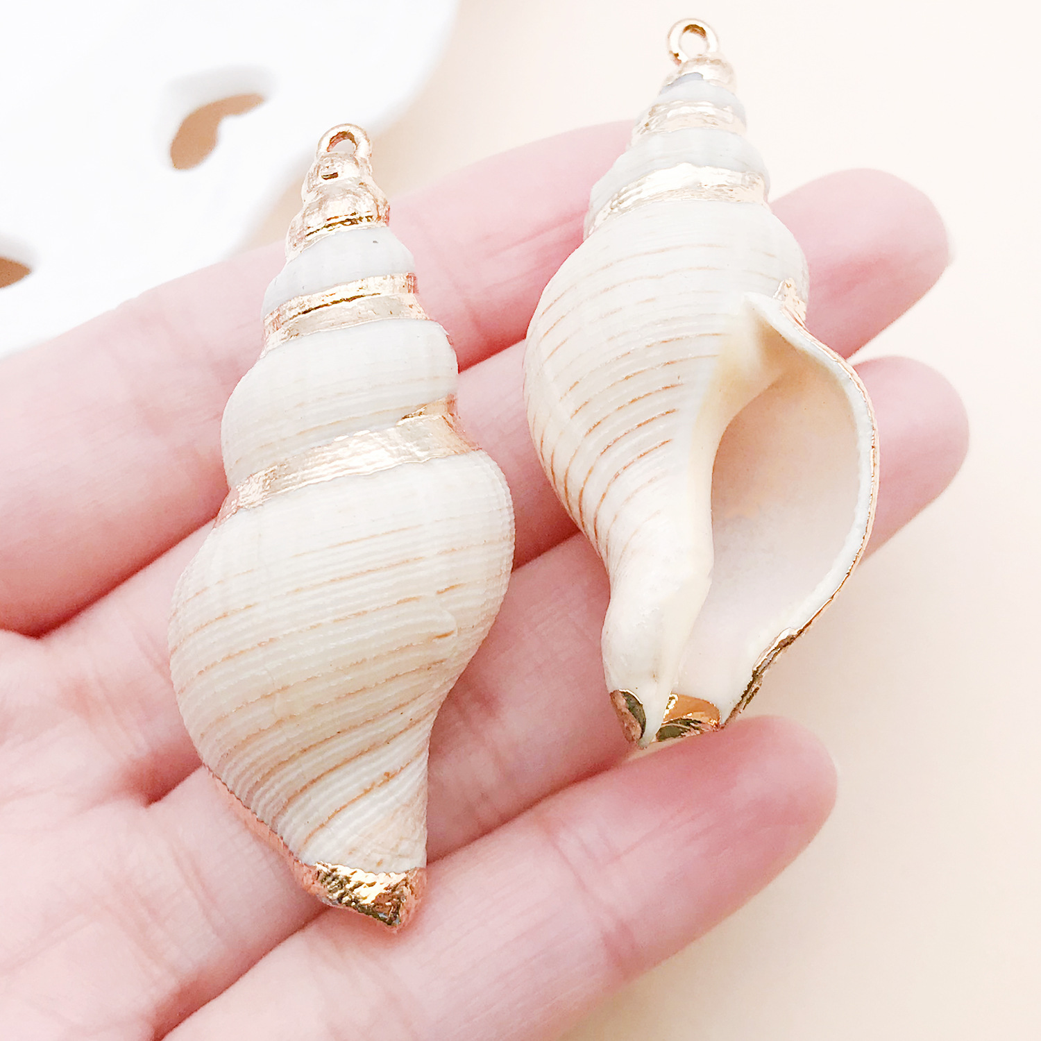 25326-ED-激光电镀金色米黄色天然海螺54x24mm-