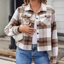 女式法兰绒衬衫时尚剪裁格子夹克卸扣纽扣2024秋冬大衣