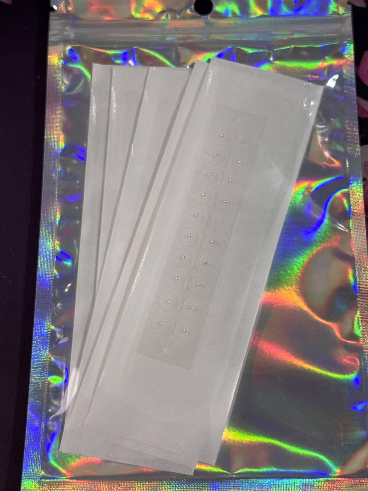 マッサージは透明な耳を貼ってツボの圧力を貼って耳の穴を貼って金珠の銀の玉のバラの金の真珠の白の100を貼ります/