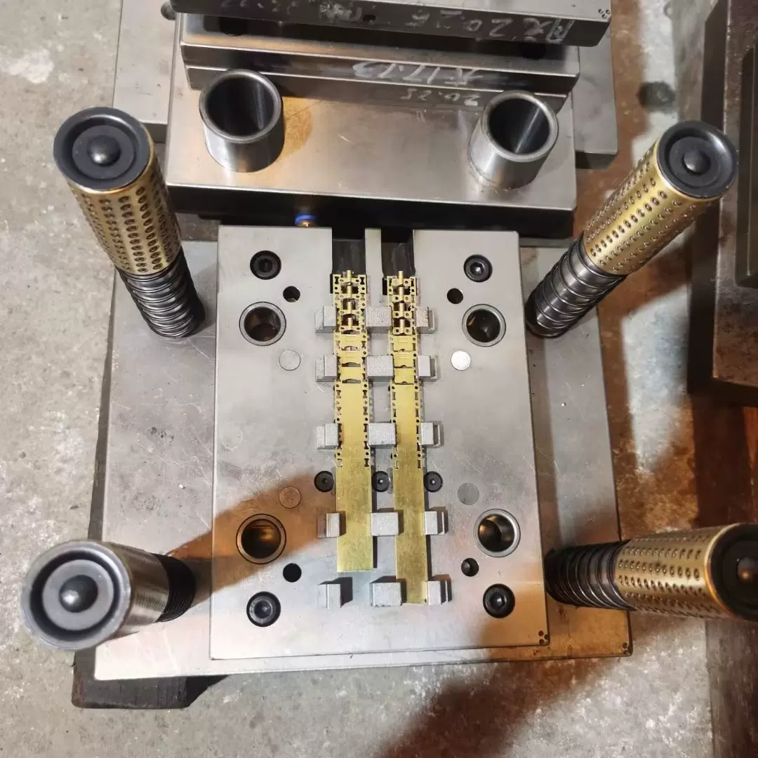五金冲床模具精密连续模冲孔模具冲压模具捷精模具可按图纸实样做