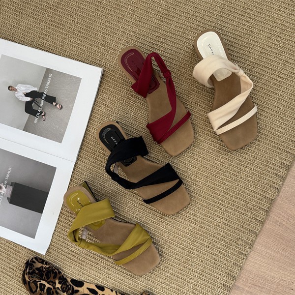 Fashionable universal small design retro sandals wedge heel square…
