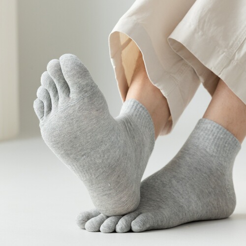 Five-finger socks men's mid-calf socks spring and autumn cotton sports tabi socks anti-odor athlete's foot men's socks new product