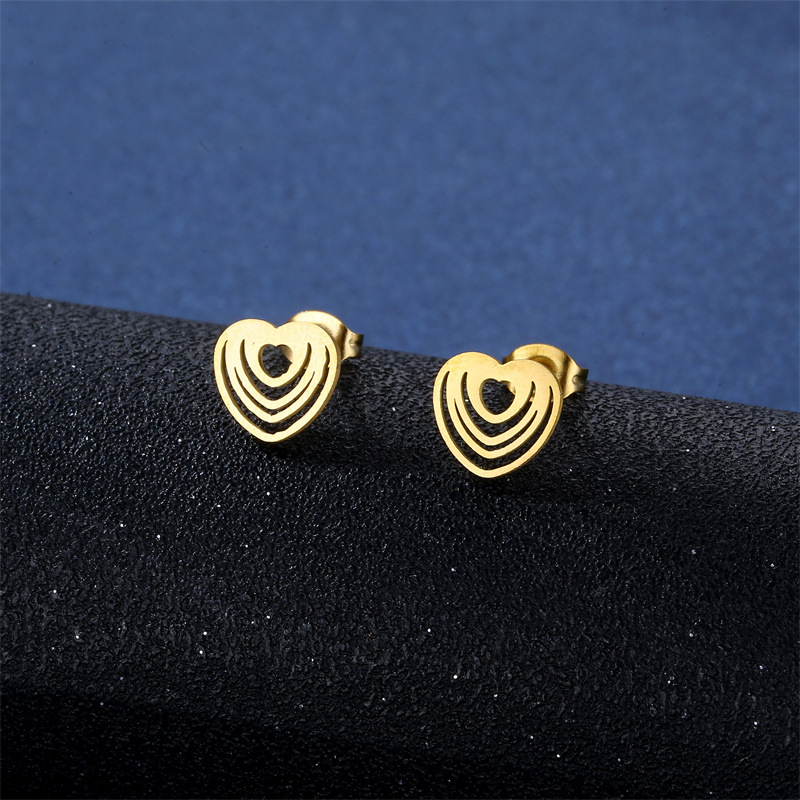 Womenu0027S Simple Style Heart Stainless Steel Titanium Steel Pendant Necklace Jewelry Sets