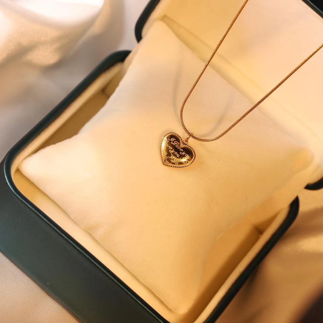 Fashion Heart Shape Titanium Steel Inlay Zircon Pendant Necklace 1 Piece