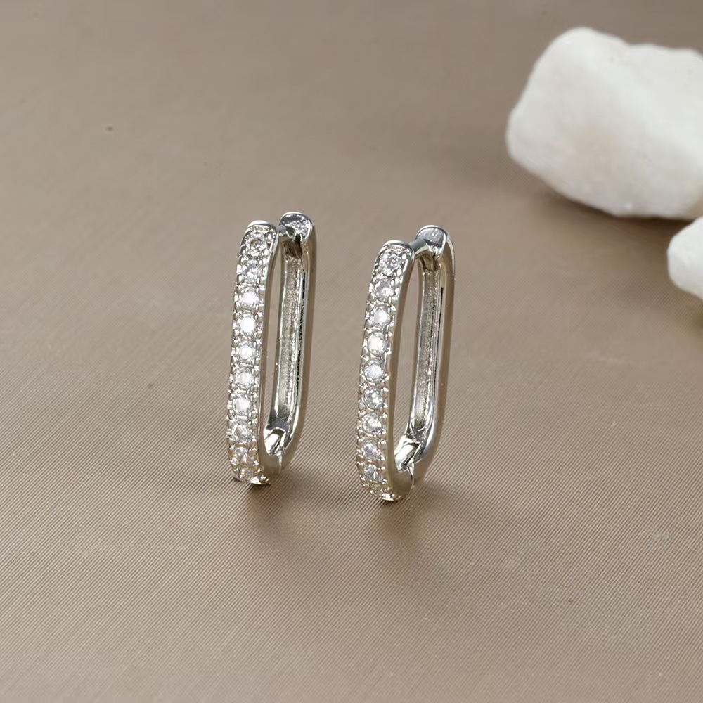 Transfronterizos personales de venta caliente de zircon pendientes de orejas de pareja sofisticados pendientes de pareja estilo francés temperamento diversificado pendientes