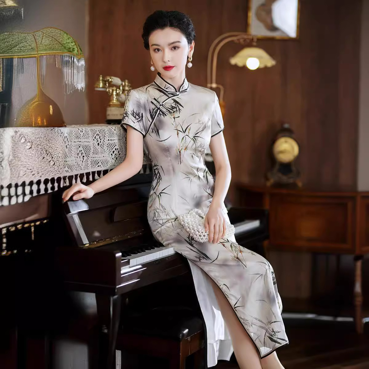 Silk summer cheongsam