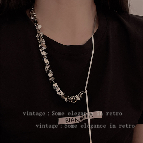 Love sequins pull-out necklace for women, design does not fade, light luxury titanium steel clavicle chain, internet celebrity temperament necklace