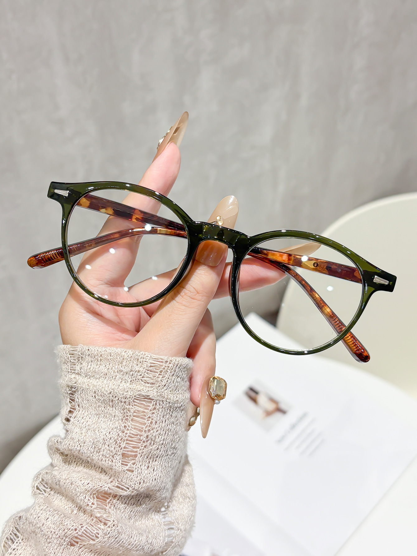 Green frame leopard print legs white flat