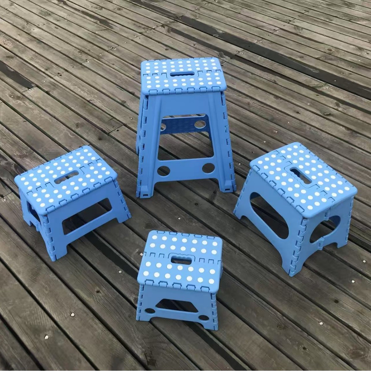 Exportación de taburetes plegables de plástico grueso para niños taburetes portátiles para interiores y exteriores taburetes portátiles antideslizantes