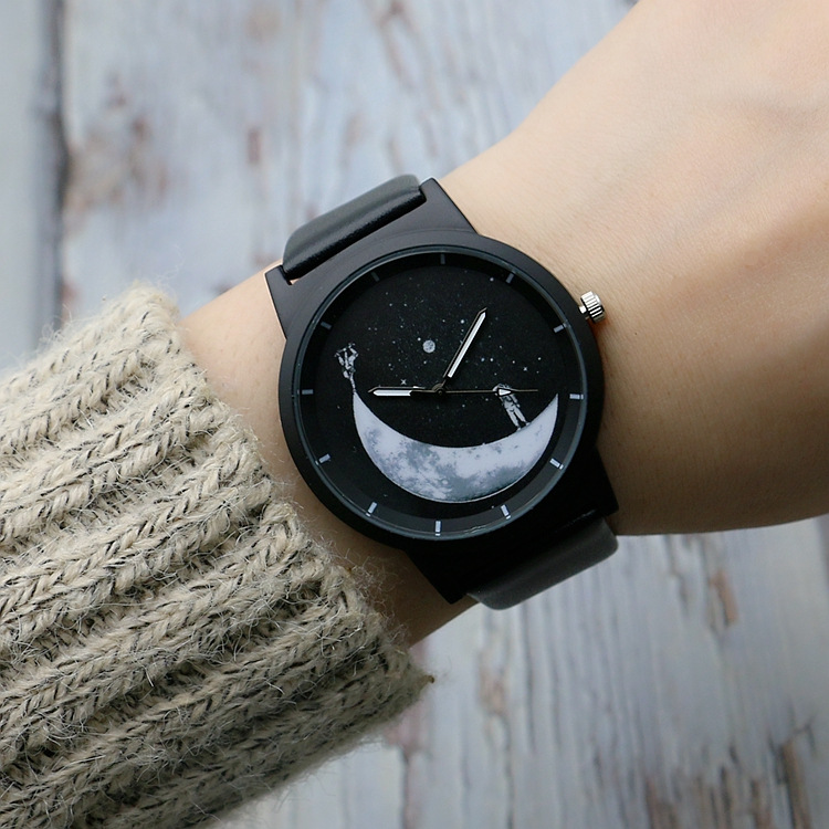 New outer space retro student watch fashion trend watch forest quartz watch versatile men and women trendy watch