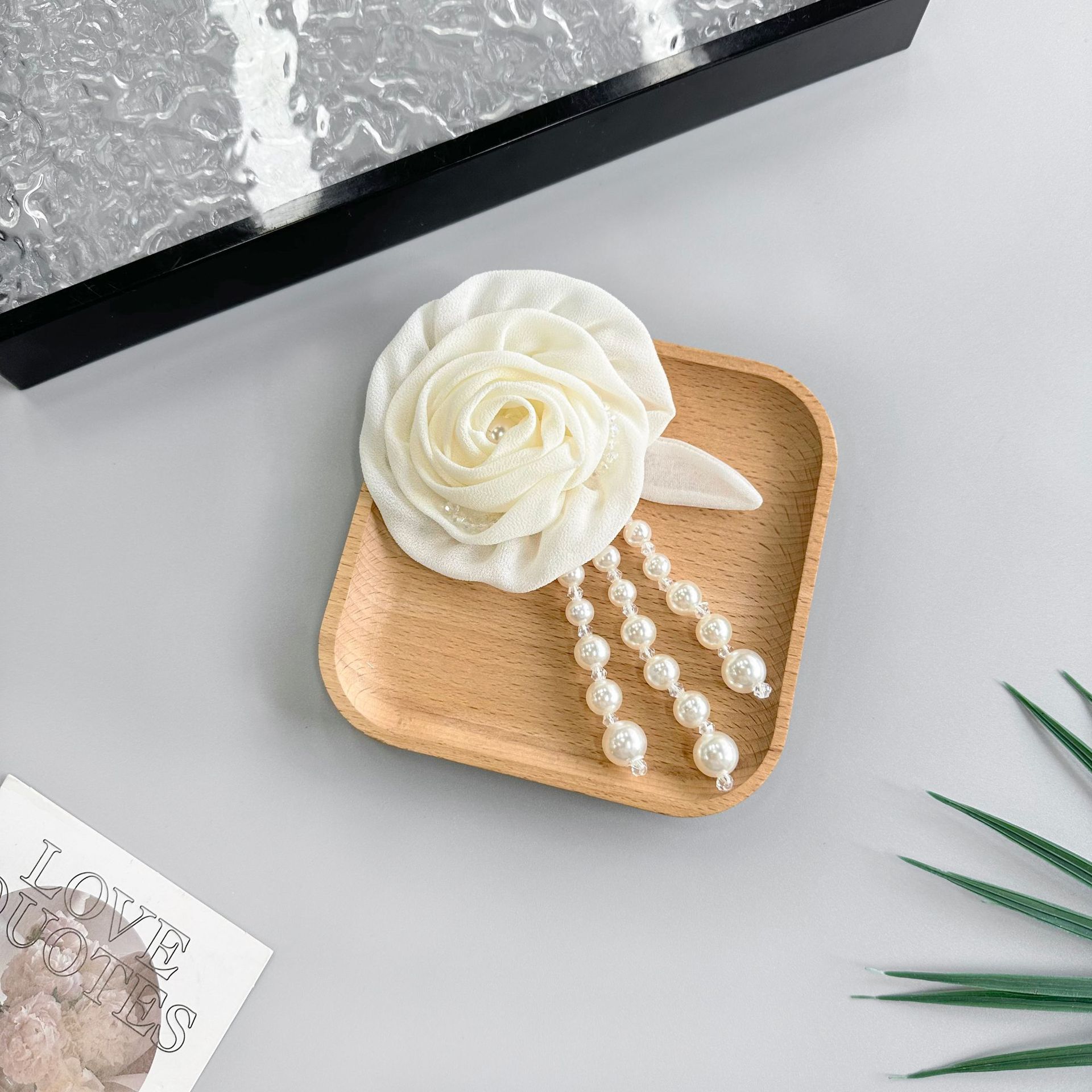 Parche Decorativo de Flores con Perlas de Poliéster para Ropa y Bolsos