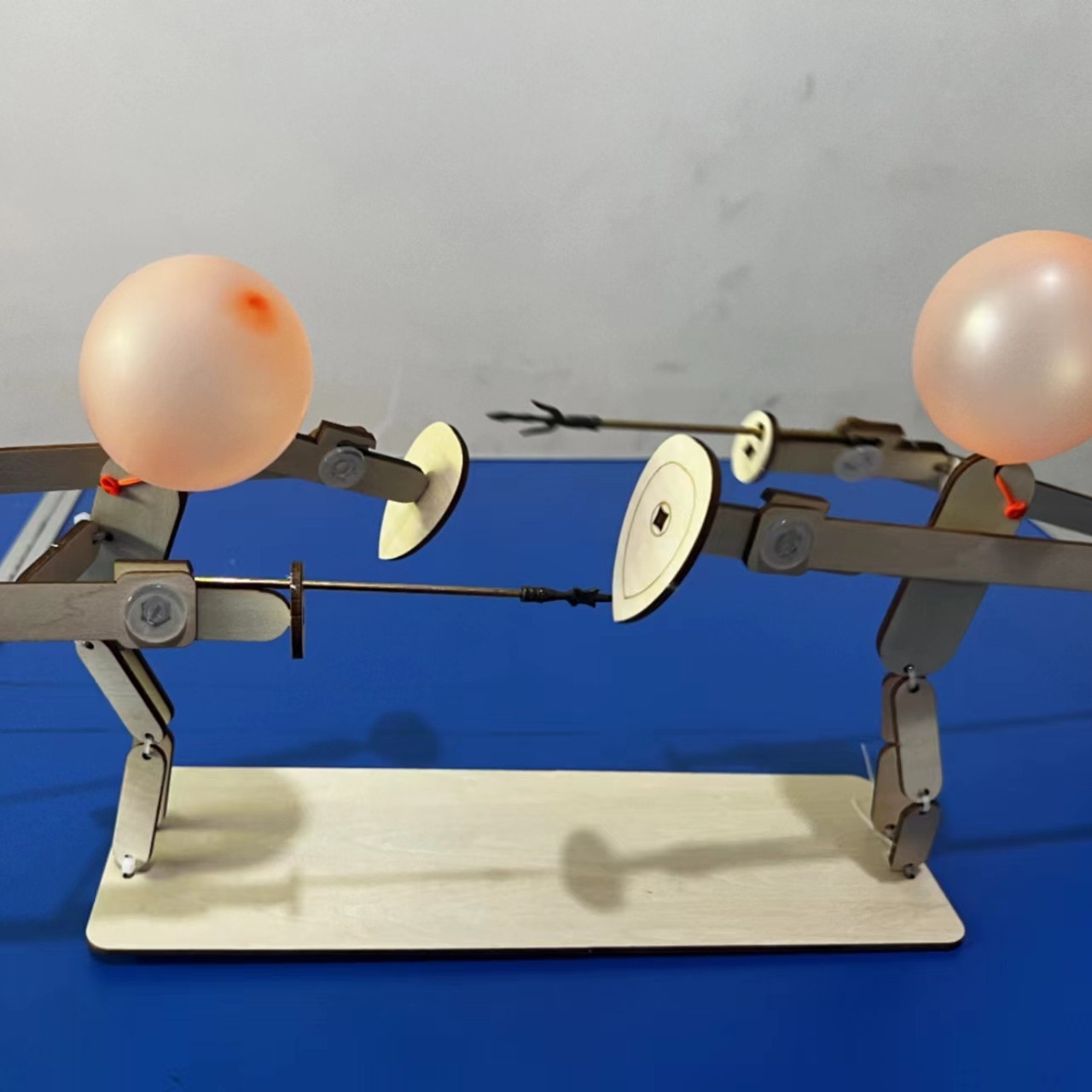 Globo Hombre batalla Festival de madera hombre original Internet celebridad doble batalla niños interacción padre-hijo pareja PK juguete rompecabezas