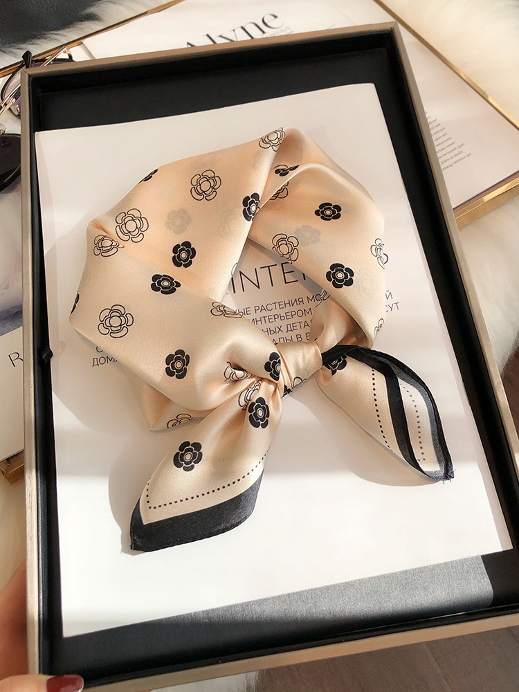 บินขอบสีดำ / 53*53cm