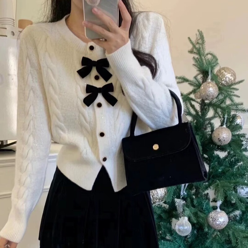 Round-neck cable-knit cardigan for women, decorated with velvet bows and sequin texture, short, waist-cinching sweater, outerwear top Round-neck cable-knit cardigan for women, decorated with velvet bows and sequin texture, short, waist-cinching sweater, outerwear top