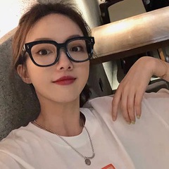 2024 New V Large Black Frame Glasses, Perfect for Bare Face, Trendy Blue Light Blocking, Fashionable, Instagram Style, Pear-shaped, Xiaohongshu Style