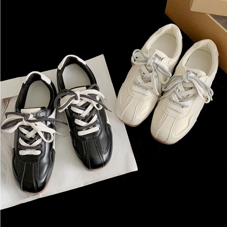 Zapatos blancos pequeños productos de caucho juventud plata 100 correa cruzada 2026 nueva mujer coreana de otoño negro