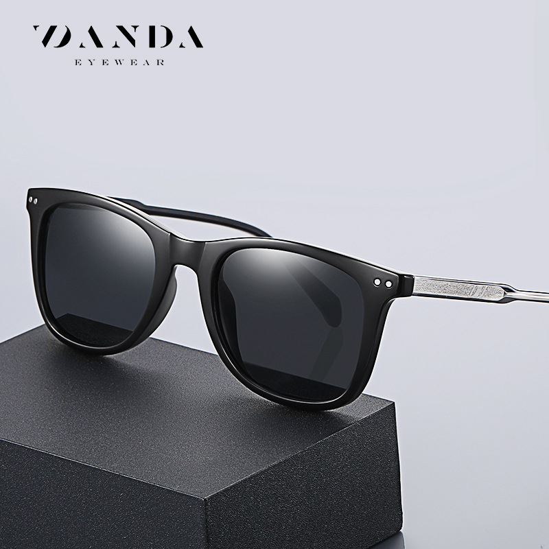 2021 nuevas gafas de sol de los hombres de moda gafas de sol polarizadas TR3601 primavera pierna pin gafas de sol de diseño propio
