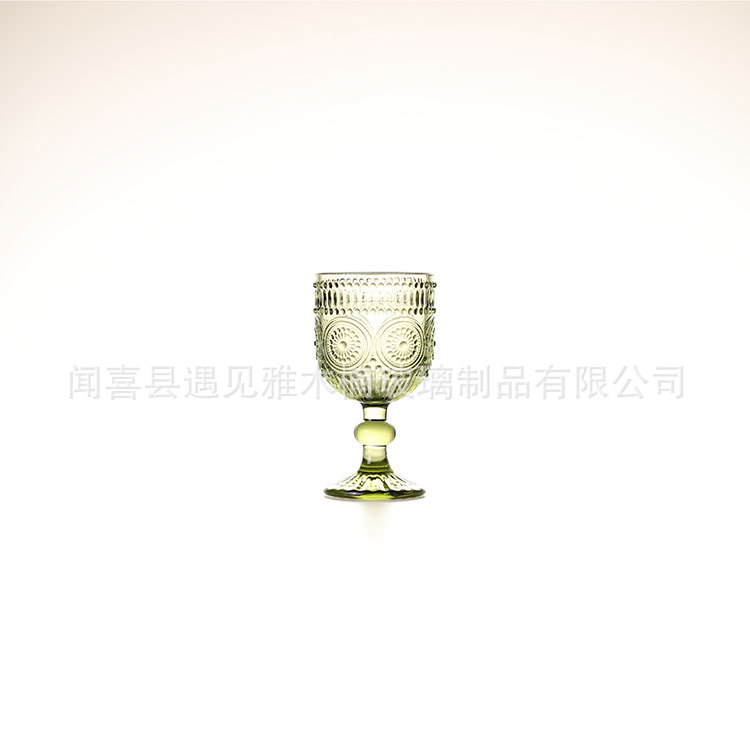 Taza de vino de vidrio en relieve Taza de vino de comercio exterior Europa Taza de decoración al por mayor Taza de jugo Taza de vino de pie alto
