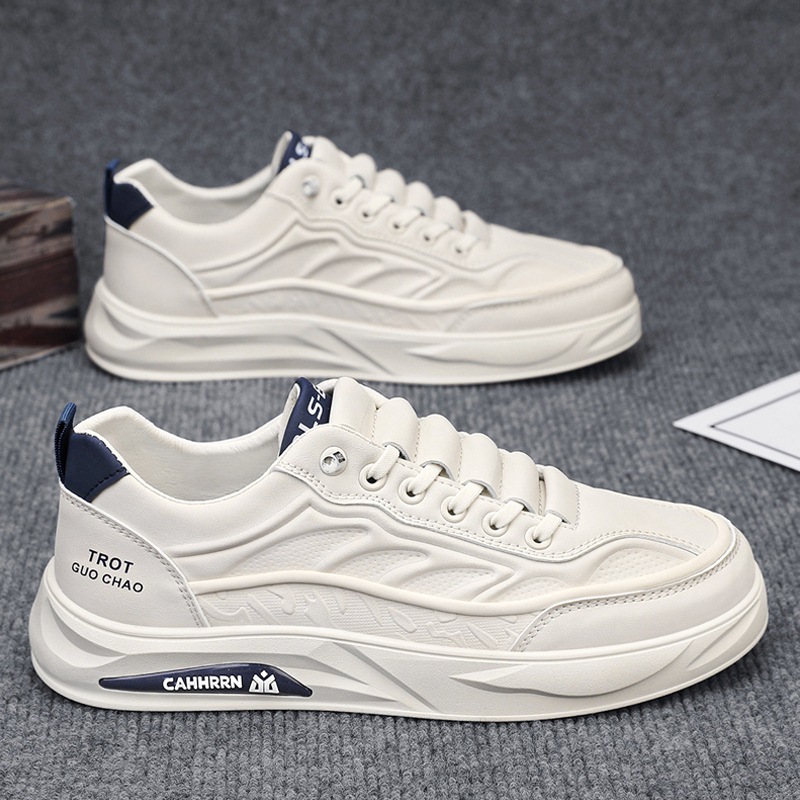 Zapatos de hombre primavera zapatos de skate de cuero estudiantes zapatos bajos de fondo plano zapatos de marea blanca pequeños zapatos casuales de hombre cuatro temporadas 2025