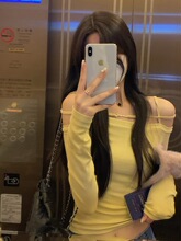 2063 性感辣妹一字肩上衣女春季2023年新款设计感纯欲风长袖T恤