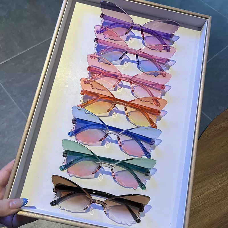 New Butterfly-Shaped Kidsren's Sunglasses, Fashionable Gradient Color Sun Protection Sunglasses, Trendy for Girls and Babies Going Out and Partying
