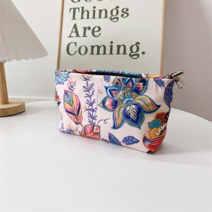 Original niche fabric high-looking large capacity cosmetic bag aunt towel storage bag clutch makeup bag women's bag small