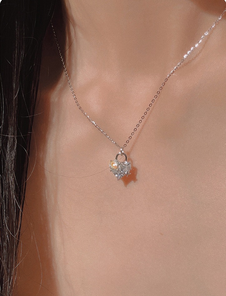 2g Weight 925 Sterling Silver Pendant Material 925 Sterling Silver Cable Chain Heart Shape Pendant Necklace