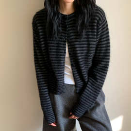 复古撞色条纹开衫毛衣女2026秋冬季新款韩系小个子宽松短款针织衫