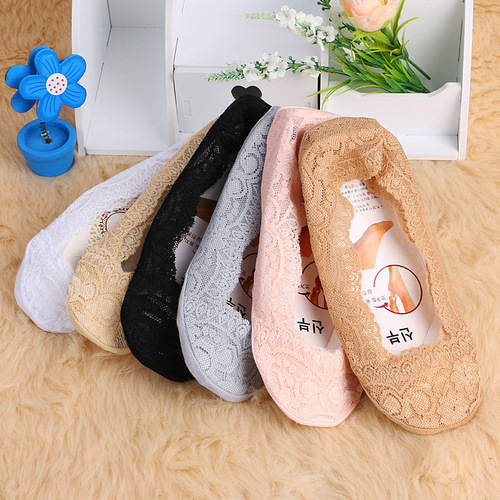 Lace boat socks for women - Spring and summer thin model, silicone anti-slip, invisible shallow mouth socks, cotton bottom women's socks - Dropshipping item