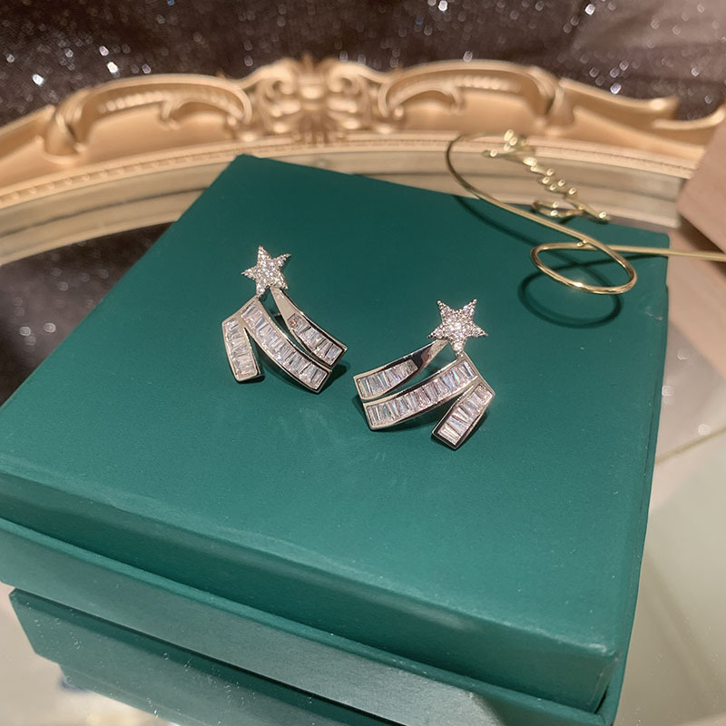 Copper Material Fashion Wave Star Earrings