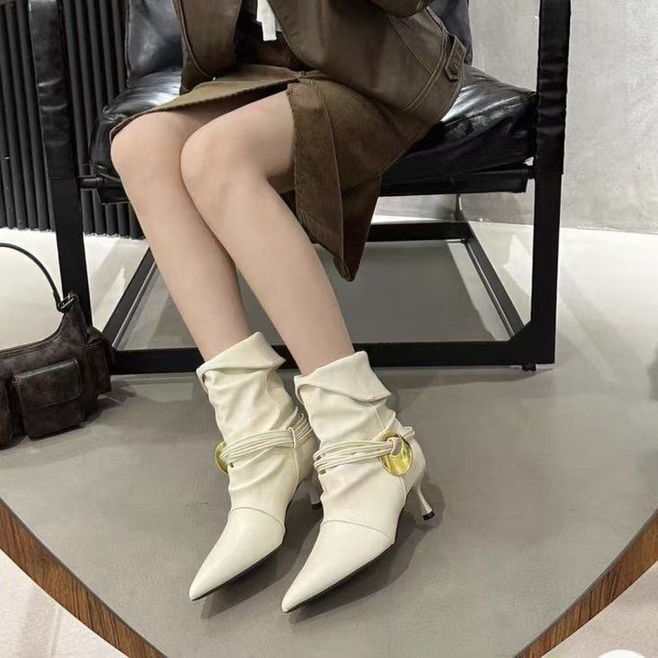 Brown Suede Pointed-Toe Kitten Heel Short Boots for Women, New Autumn and Winter Style, Niche Two-Way Wear, Thin Heel High-Heeled Mid-Calf Boots Brown Suede Pointed-Toe Kitten Heel Short Boots for Women, New Autumn and Winter Style, Niche Two-Way Wear, Thin Heel High-Heeled Mid-Calf Boots