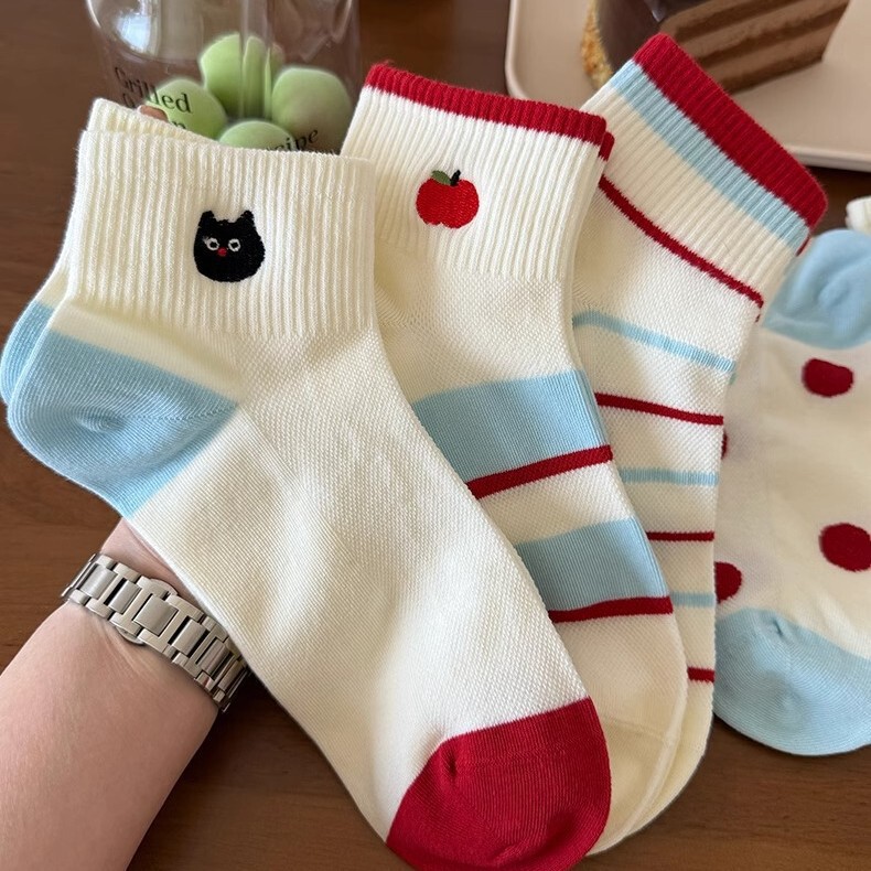 Cute White Summer Thin Socks for Women, Short Sports Style Boneless Low-Cut Boat Socks, Sweat-Absorbent and Breathable Girls' Cotton Socks