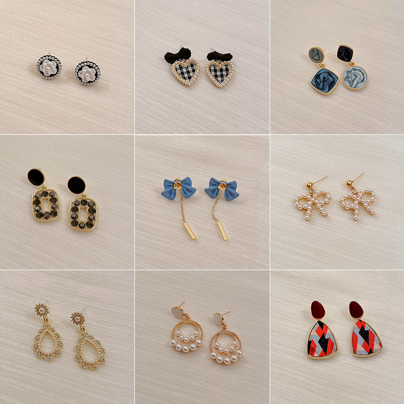 Pendientes de alta calidad de estilo francés de celebridades en línea para mujeres 2022 nuevos pendientes elegantes de moda pendientes populares pendientes largos pendientes Retro