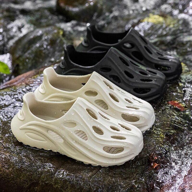Men's Summer Outdoor Clogs with Thick Soles, Non-Slip, Odor-Resistant, Breathable Eva Sandals, Beach Sports Slippers for Men
