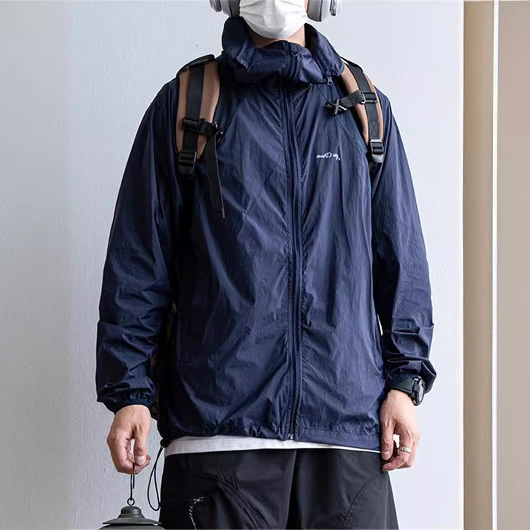 New summer men's hooded sun protection jacket, UV protection, thin and breathable, suitable for outdoor hiking.