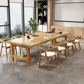 餐桌;实木床;餐椅