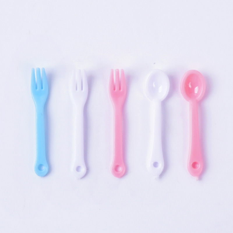 模擬ミニ小さな穴付きスプーンとフォーク DIY ミニキッチンキッチン用品装飾品ミニチュア食品おもちゃキッチンおもちゃ|undefined