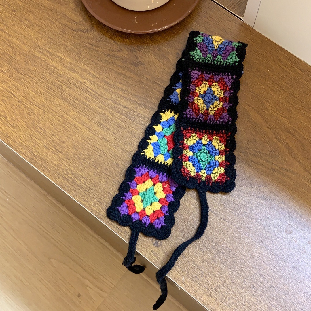 Versión coreana de crochet de punto retro hecho a mano hueco dulce y lindo cinturón para el cabello bufanda triangular de color femenino pañuelo de estilo literario