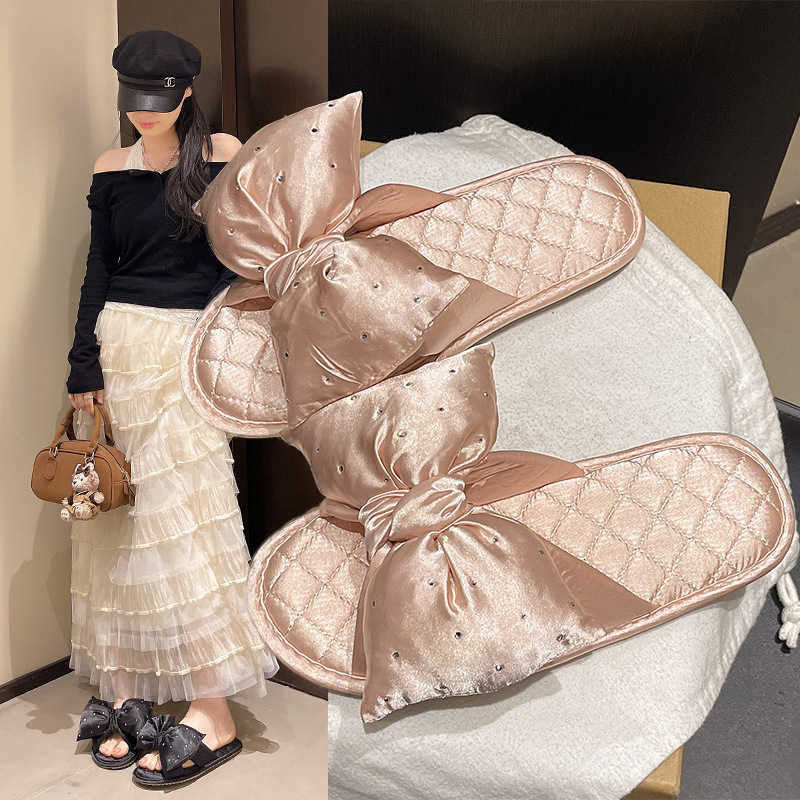 New Style Bowknot Wedding Slippers for Girls, Light Luxury and High Aesthetic Value, Rhinestone Slippers for Home Use, Flat Non-Slip Slippers with Rubber Soles New Style Bowknot Wedding Slippers for Girls, Light Luxury and High Aesthetic Value, Rhinestone Slippers for Home Use, Flat Non-Slip Slippers with Rubber Soles